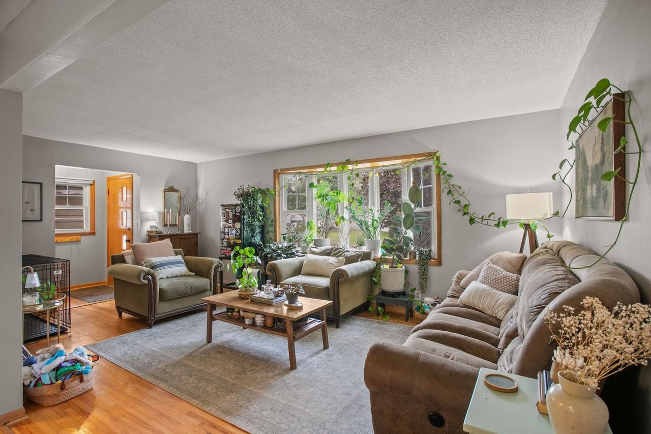 1831 Andover Blvd Nw - Photo 4 of 17