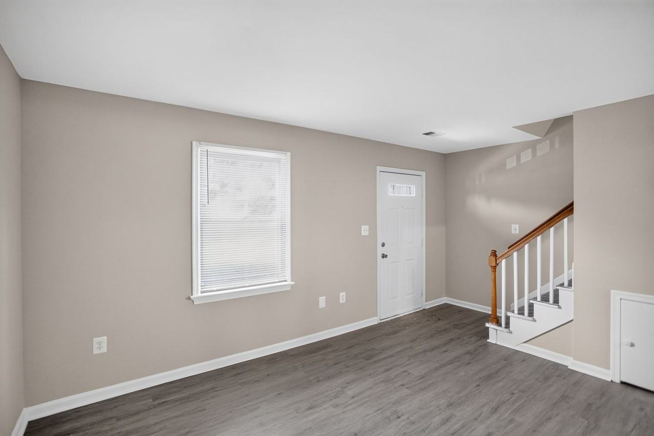 150 Farrell Ln - Photo 3 of 14