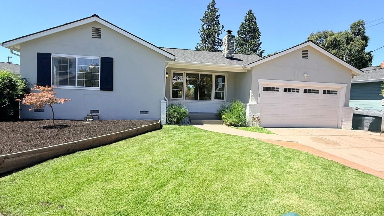 205 Barbara Ct - Photo 2 of 34
