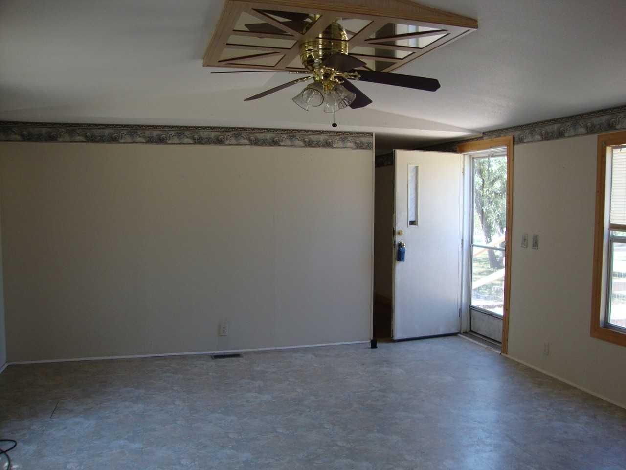214-Bluebonnet Dr - Photo 3 of 13