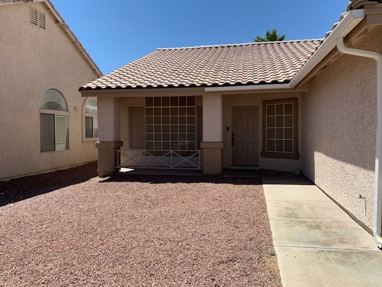 1195 Evening Canyon Ave - Photo 4 of 32
