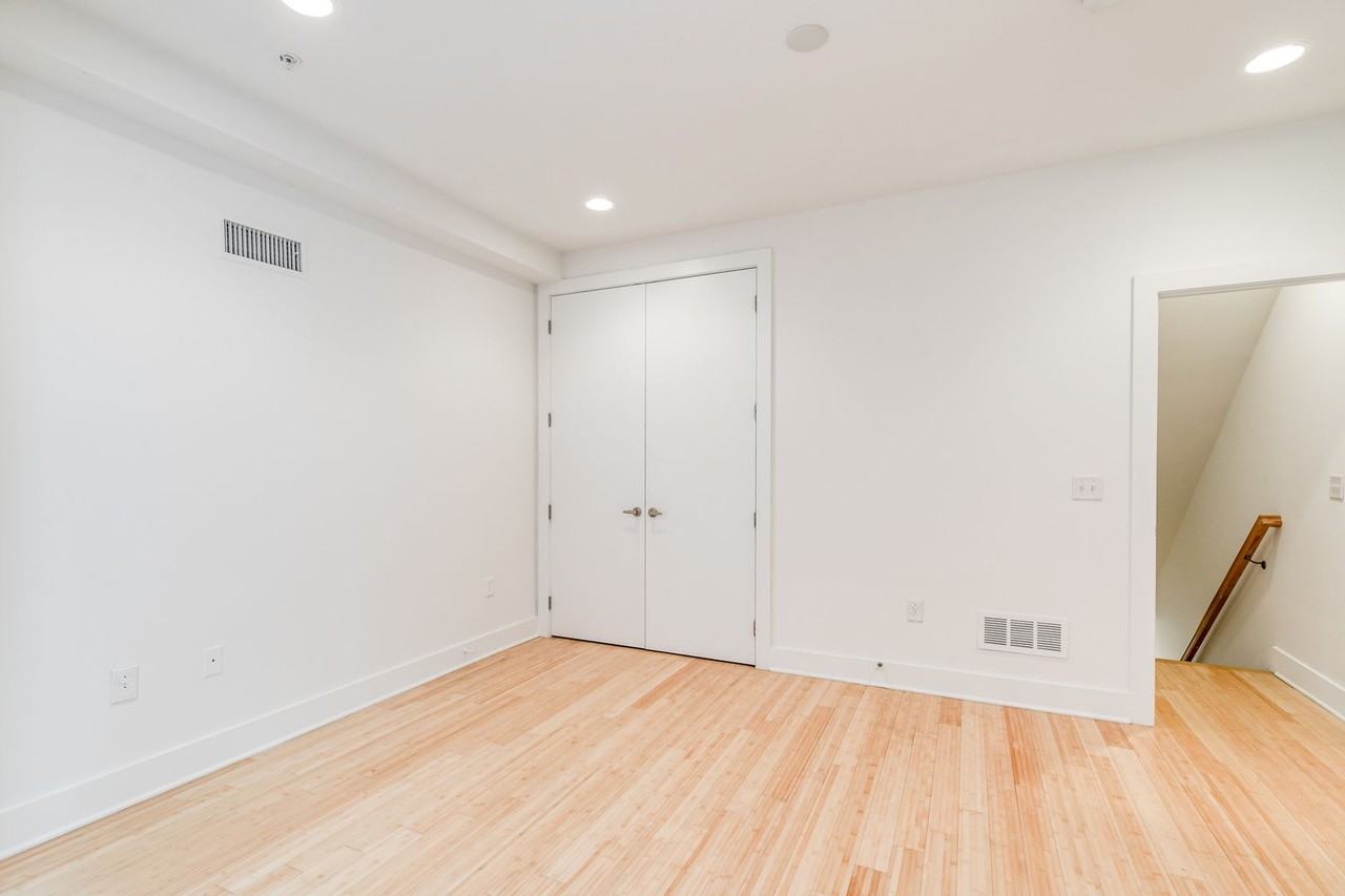 919 N 5th St #13 - Photo 3 of 30