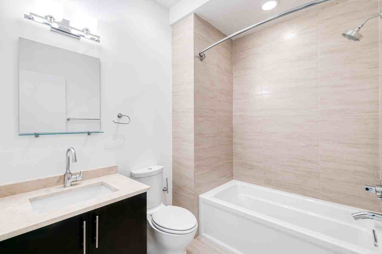 919 N 5th St #13 - Photo 4 of 30