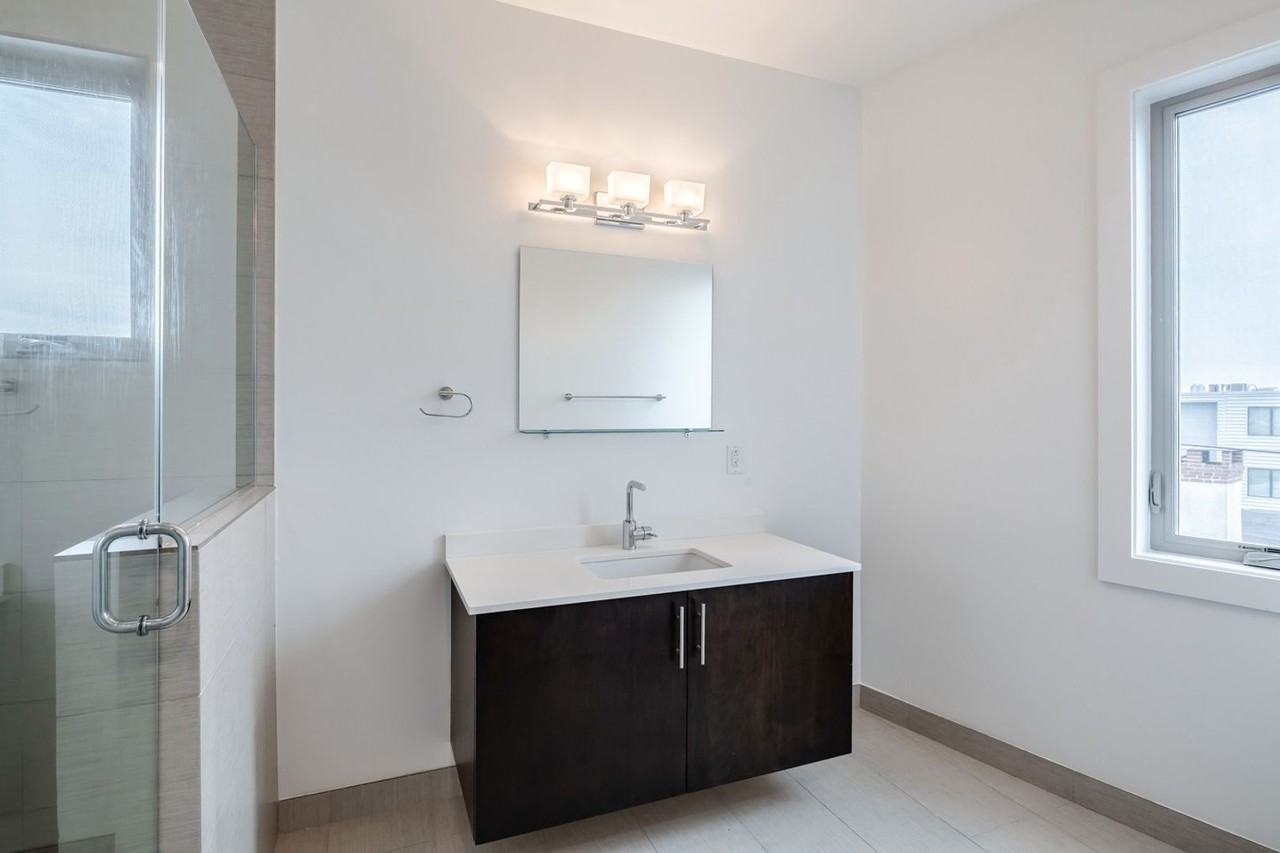 826 N 3rd St #6 - Photo 4 of 30