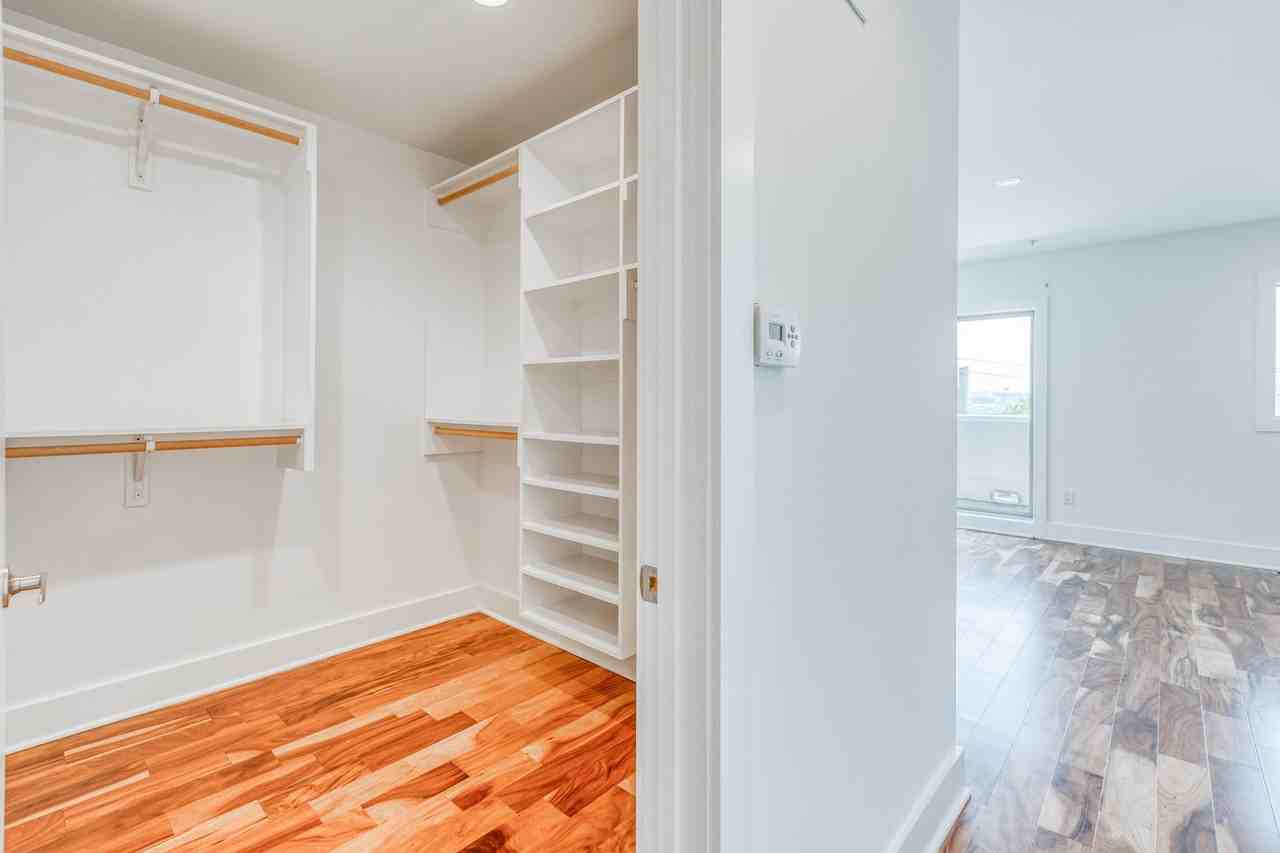 740 S Columbus Blvd - Photo 6 of 23