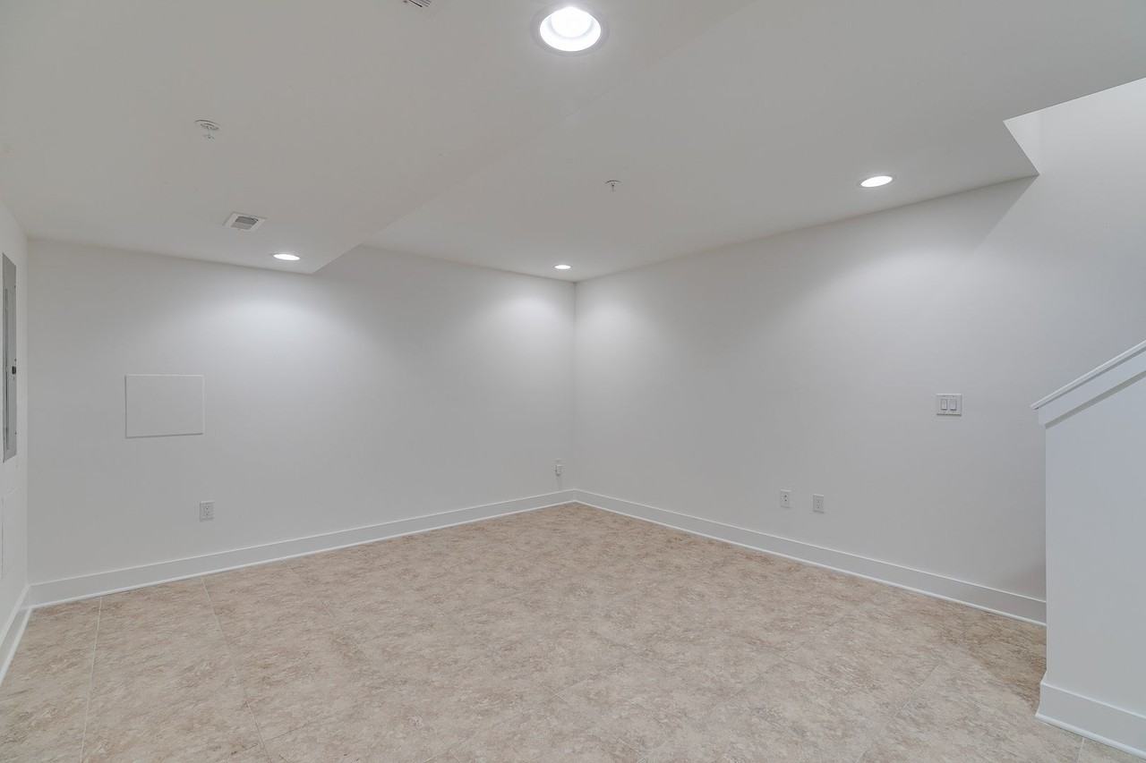 326 Potts Pl - Photo 7 of 35