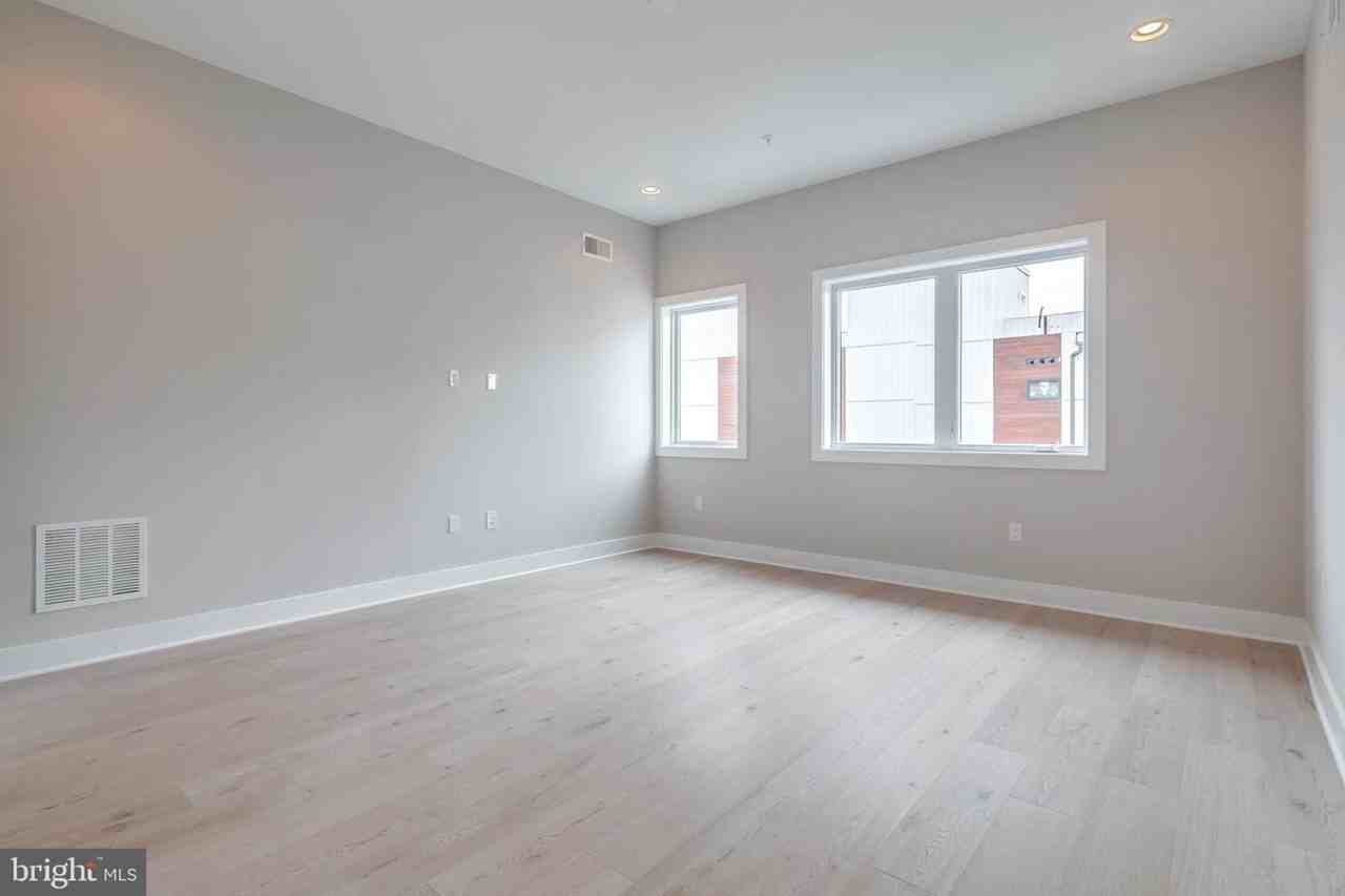 619 N 4th St - Photo 2 of 12