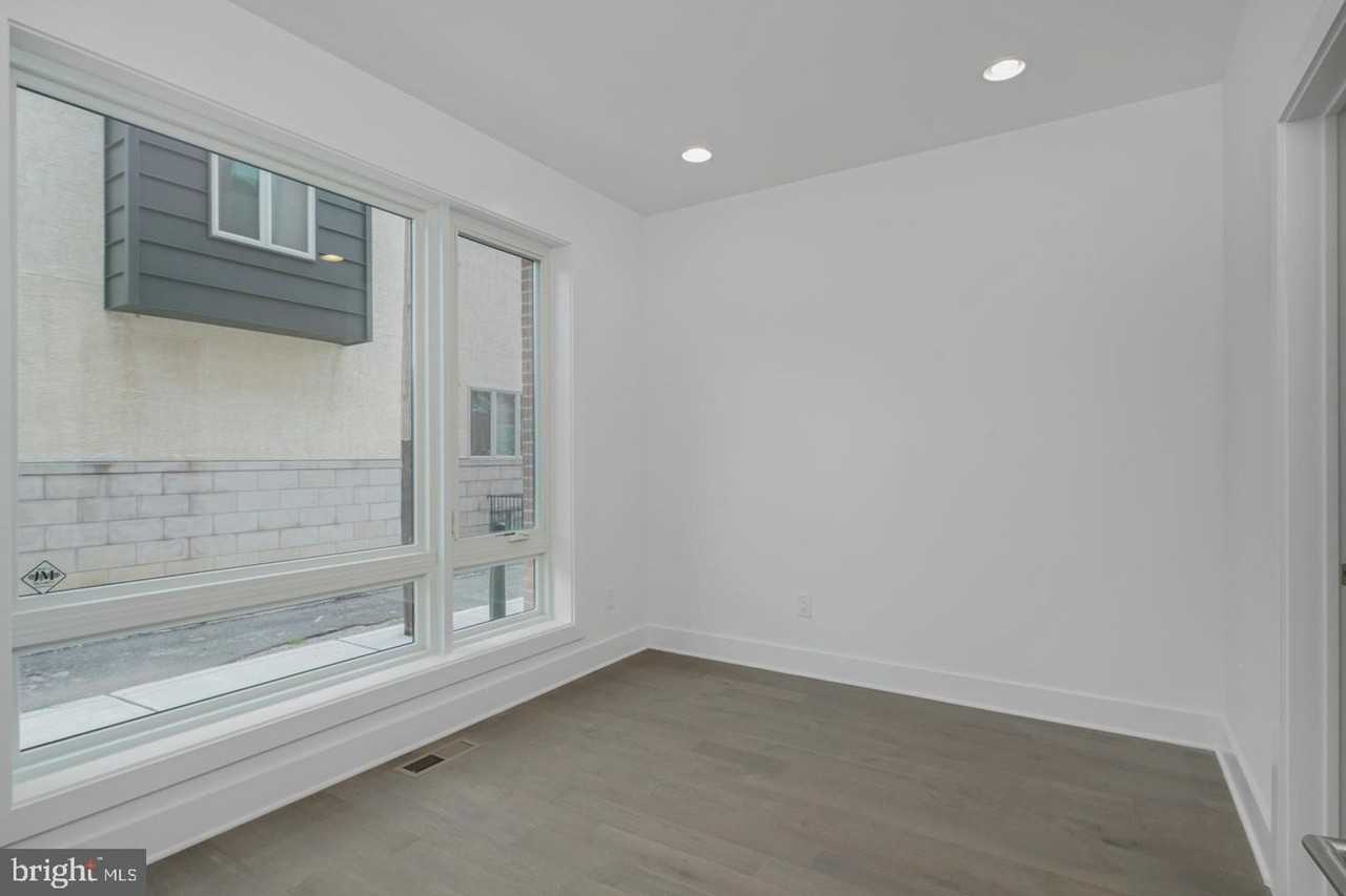 1425 S Hancock St - Photo 6 of 20