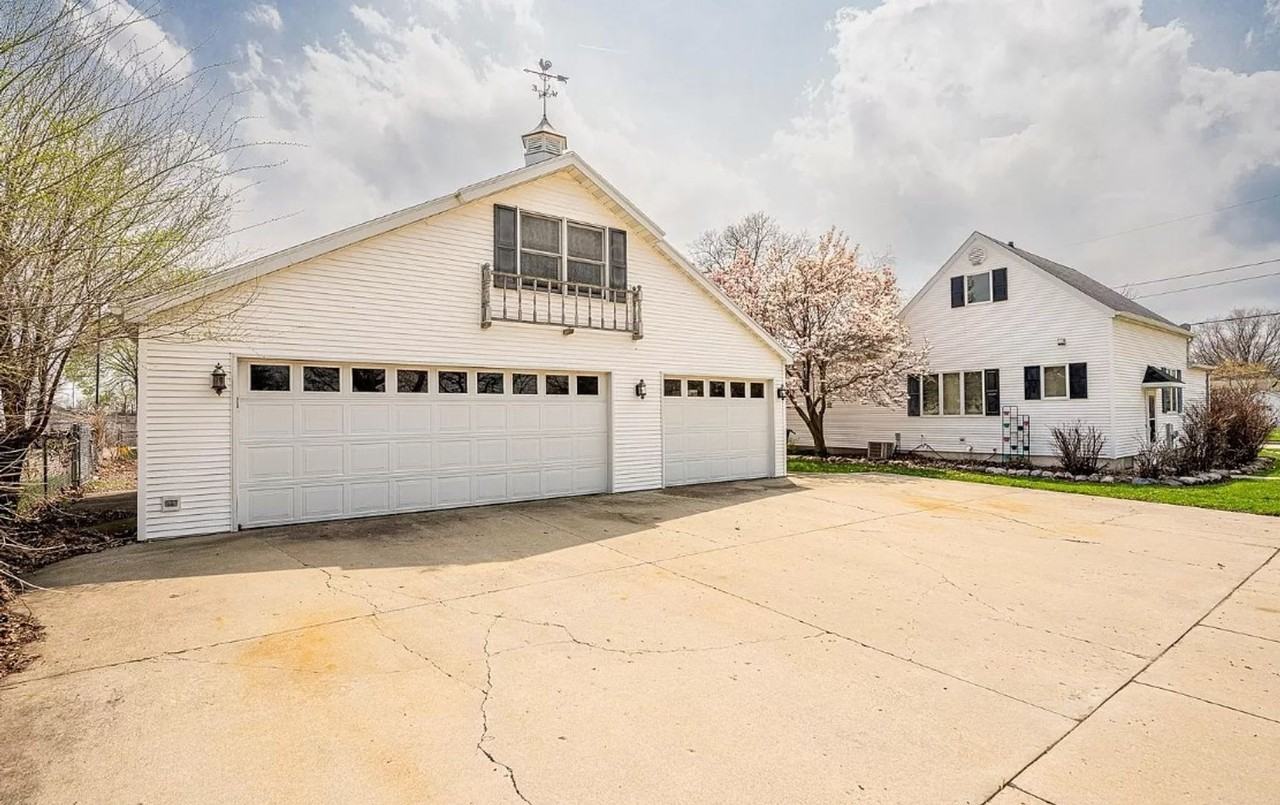 520 Dove St - Photo 4 of 20