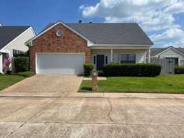 featured image of 409 Teak Dr