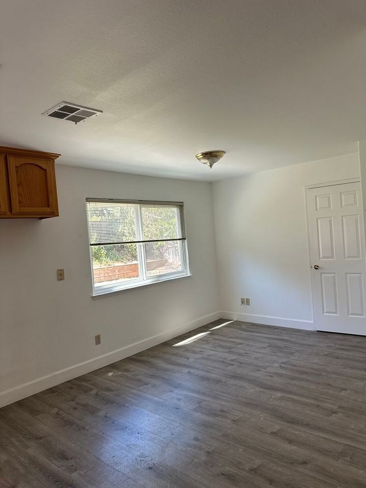 2170 Bel Air Pl - Photo 4 of 19