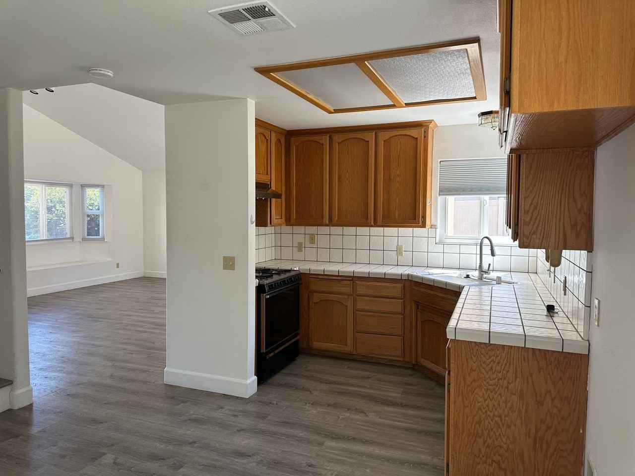 2170 Bel Air Pl - Photo 5 of 19