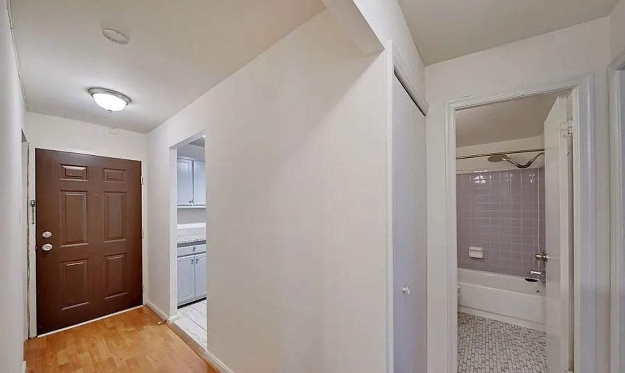 1421 Columbia Rd Nw #304 - Photo 3 of 19