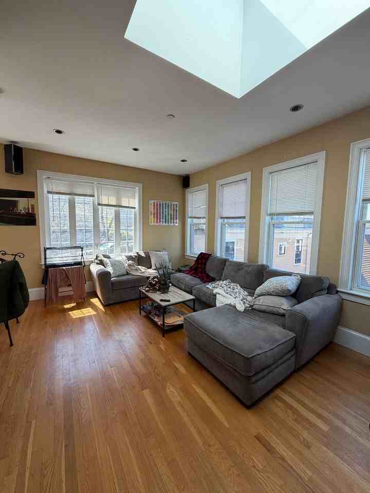 149 Hillside St - Photo 3 of 12
