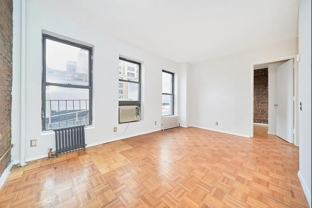 333 W 43rd St #4C - Photo 1 of 1