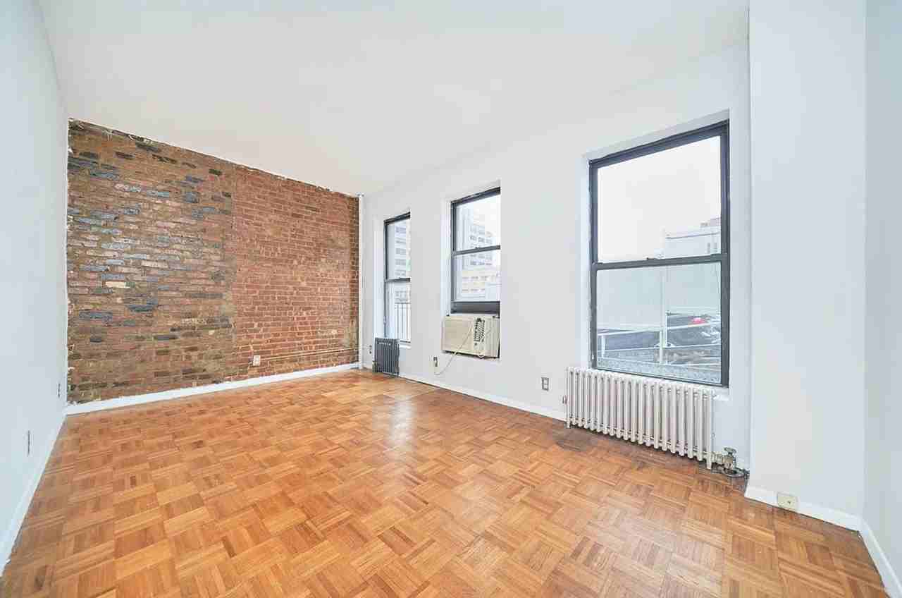 333 W 43rd St #4C - Photo 2 of 11