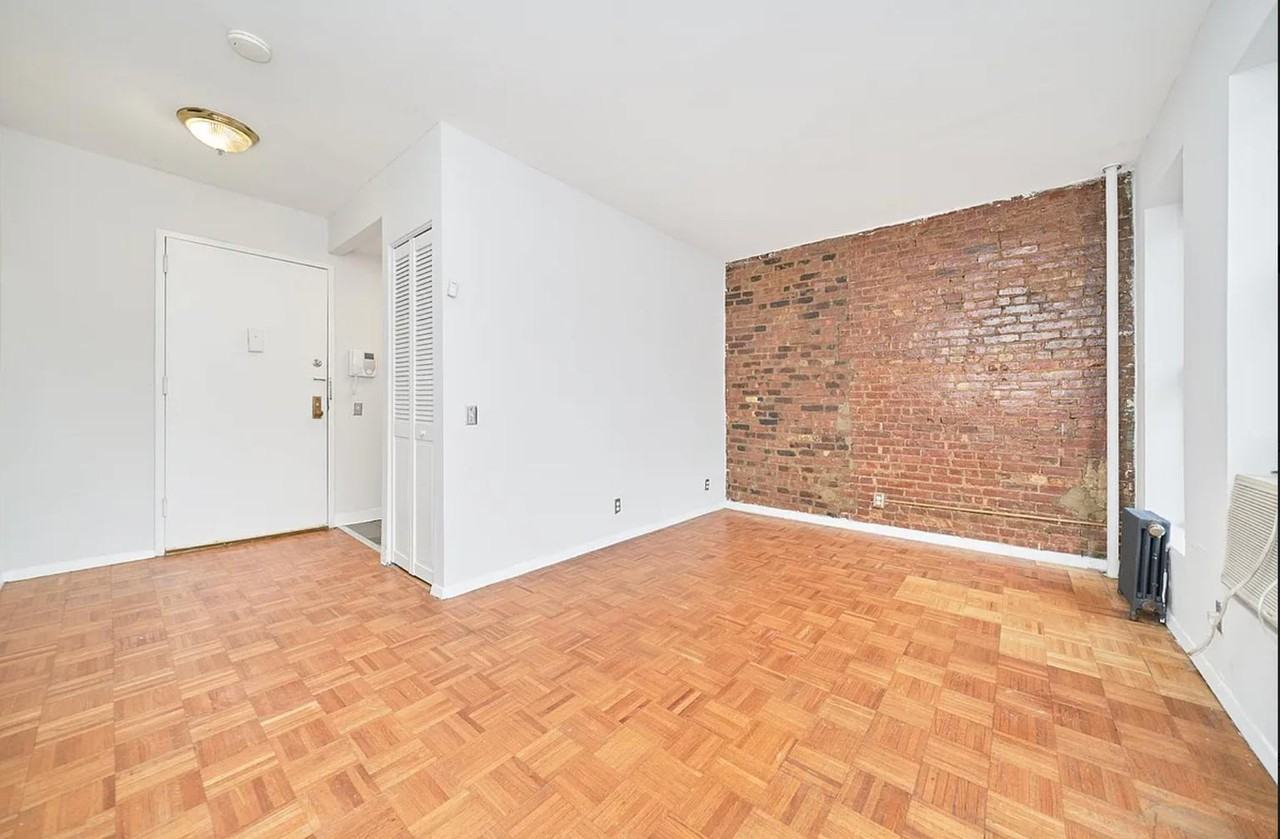 333 W 43rd St #4C - Photo 3 of 11