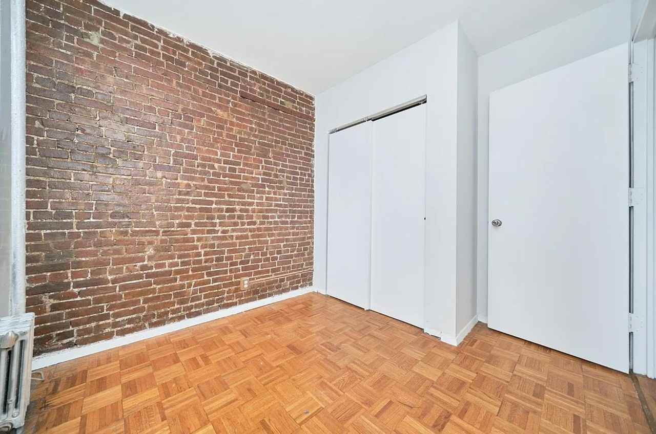 333 W 43rd St #4C - Photo 5 of 11