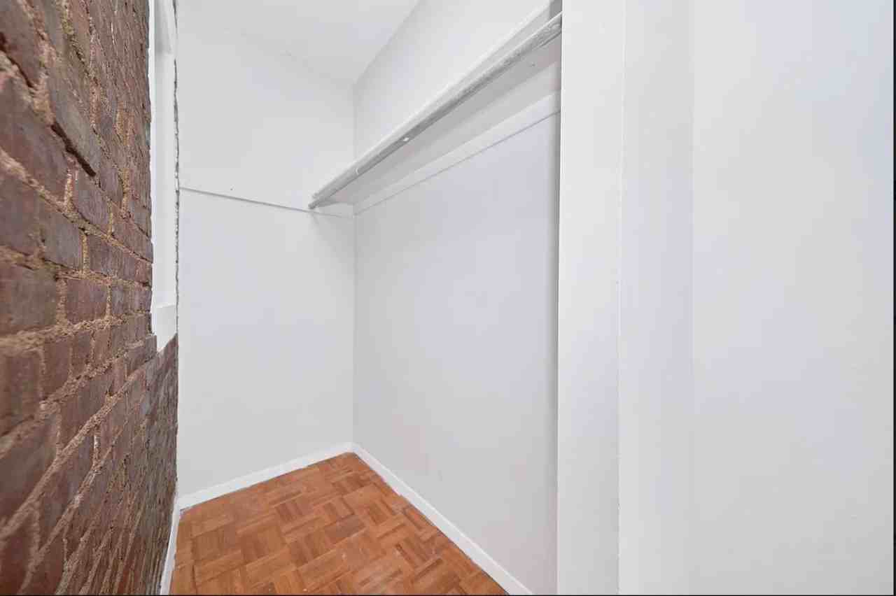333 W 43rd St #4C - Photo 7 of 11