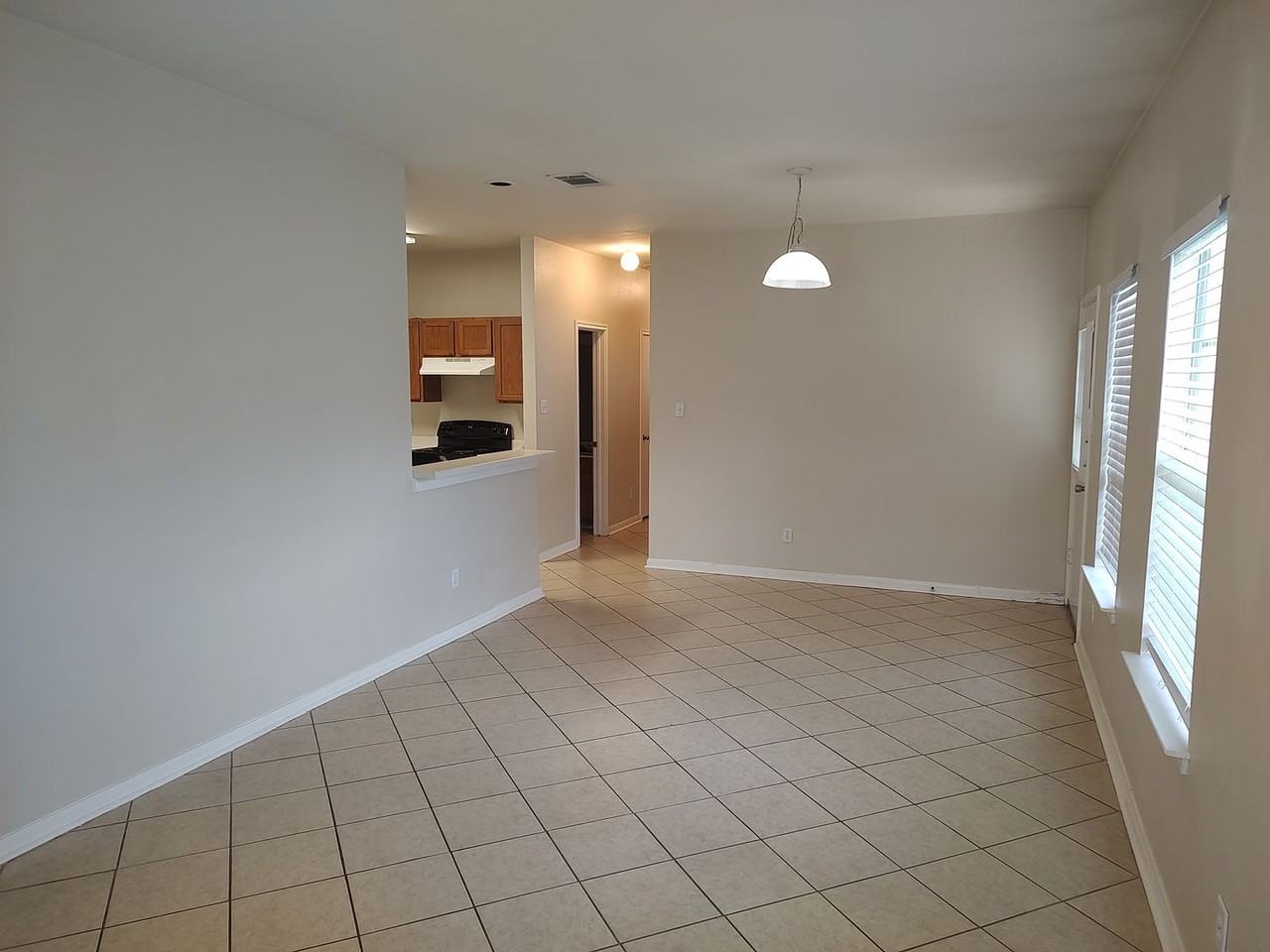 2206 S Bagdad Rd #B - Photo 4 of 14