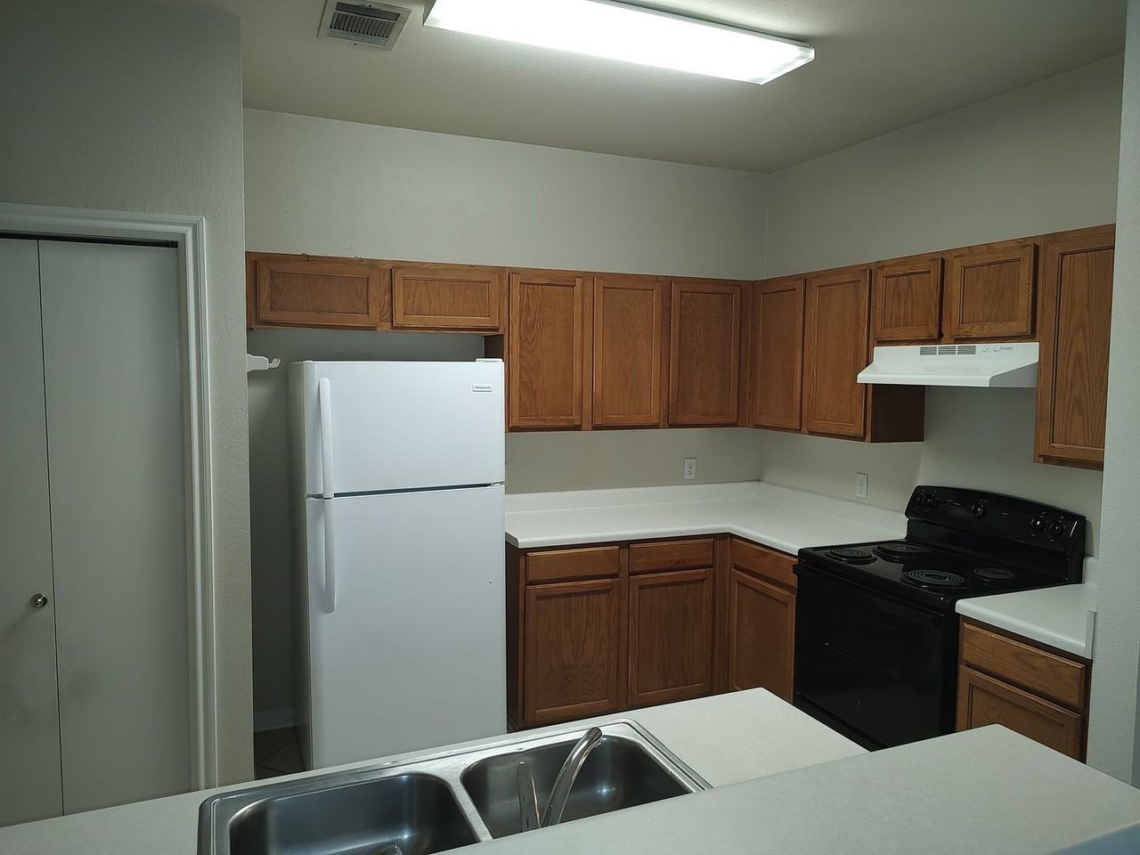 2206 S Bagdad Rd #B - Photo 5 of 14