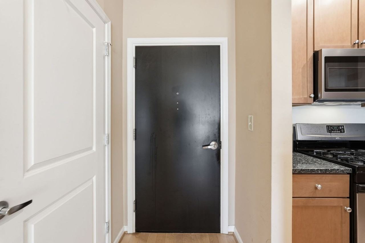 309 Holland Ln - Photo 4 of 25