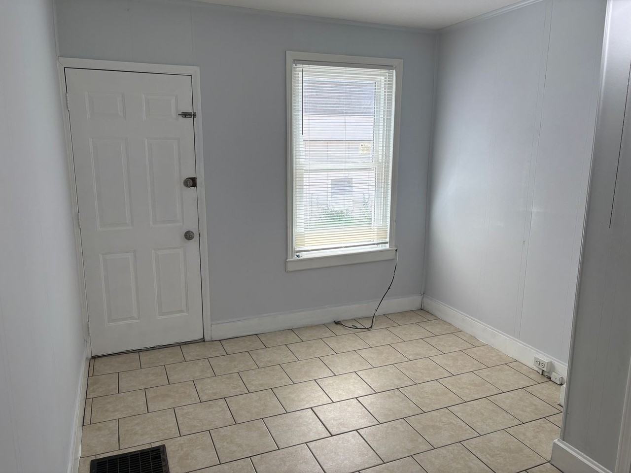 132 W Prescott Aly - Photo 3 of 12