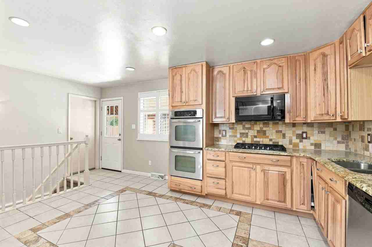 6743 Gray St - Photo 6 of 20