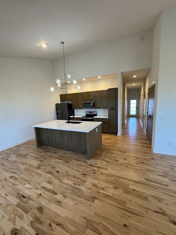 108 108 & 110 Amberwood Ct. - Photo 2 of 12