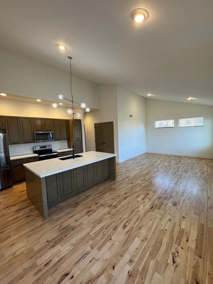 108 108 & 110 Amberwood Ct. - Photo 3 of 12