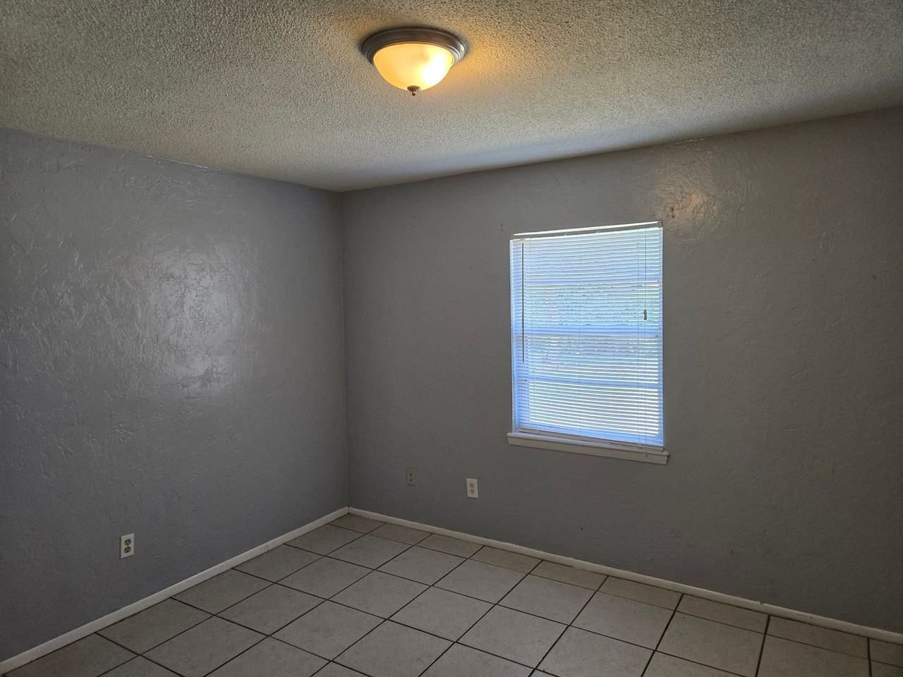 1573 S Boundary St - Photo 7 of 19