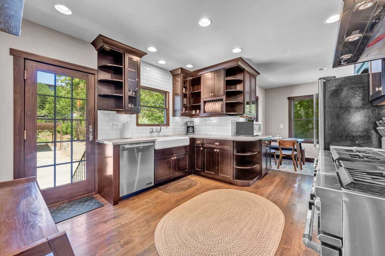 1300 Clough Rd - Photo 3 of 46