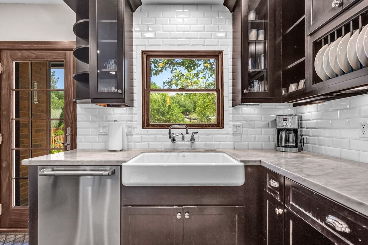 1300 Clough Rd - Photo 4 of 46