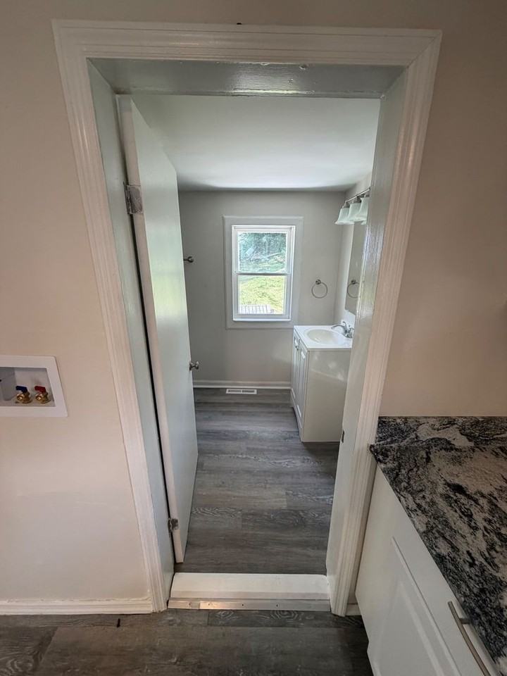 1791 Edwards Ave - Photo 2 of 13