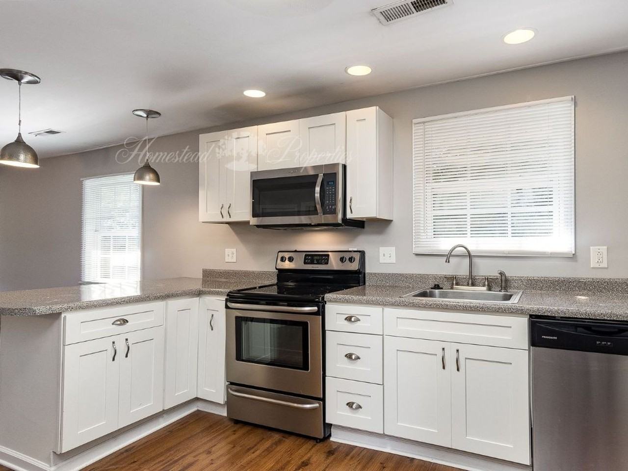 509 1/2 Lamont St - Photo 4 of 23