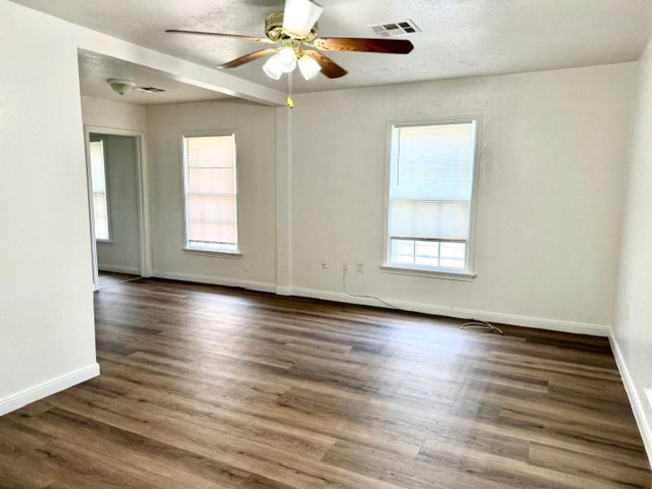 2616 Alexander Ave - Photo 2 of 12