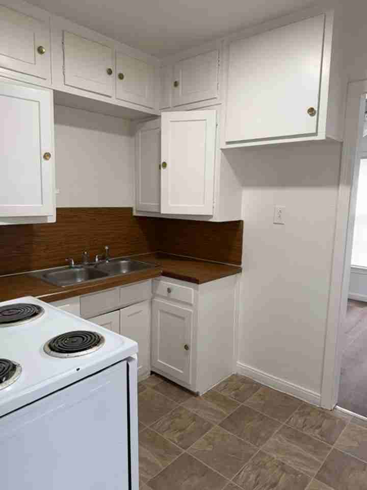 2616 Alexander Ave - Photo 4 of 12