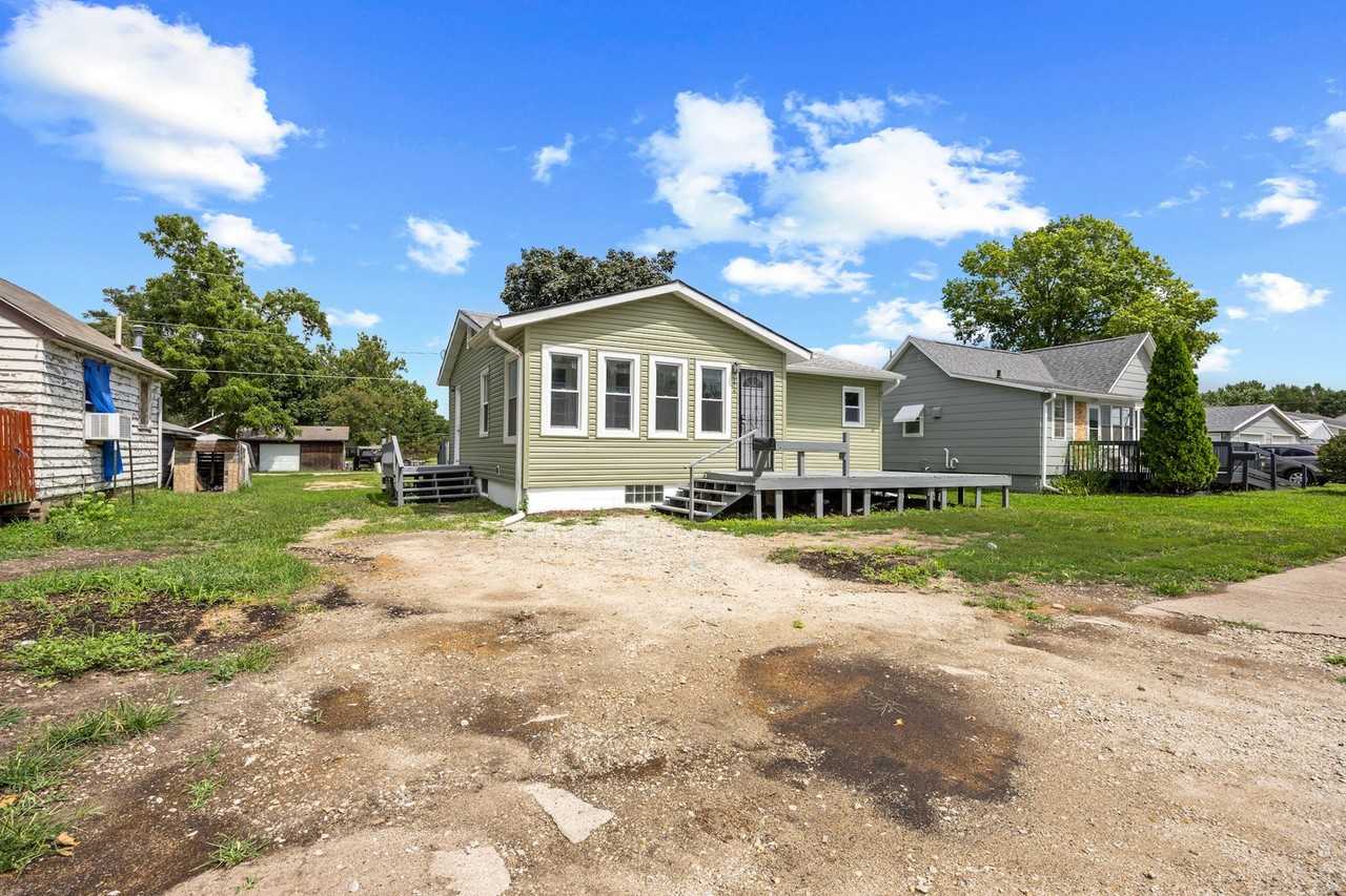 314 Warford St - Photo 5 of 18