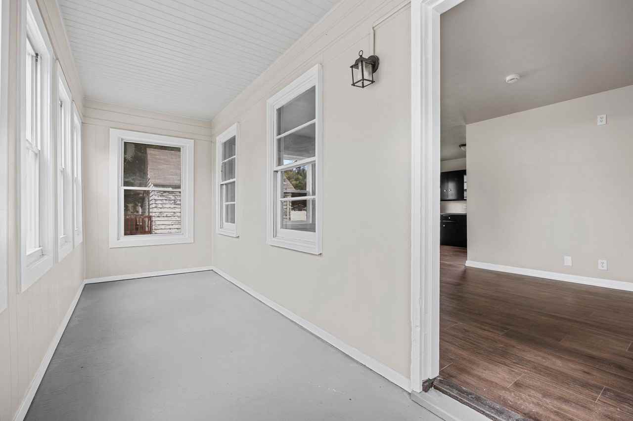 314 Warford St - Photo 6 of 18