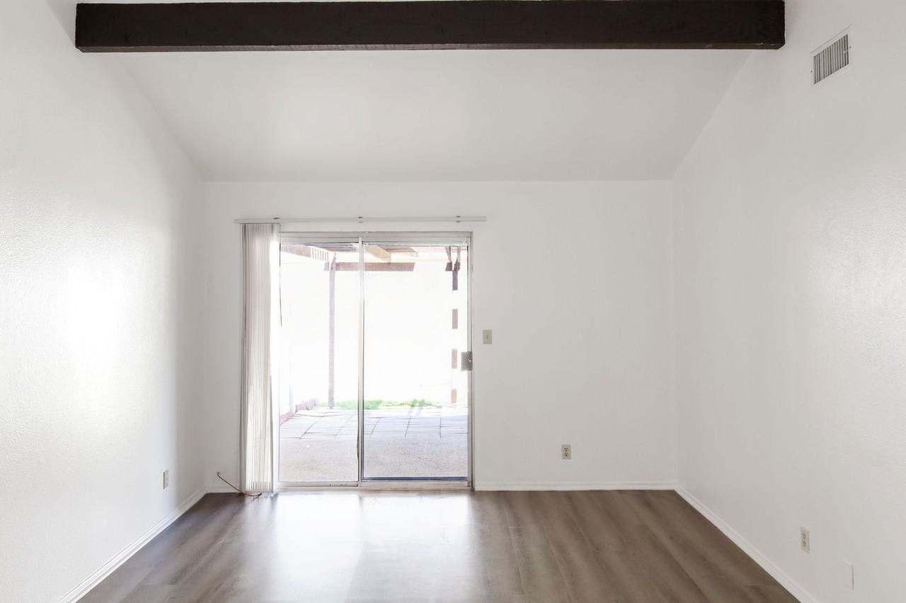 3565 W Savanna St #05 - Photo 3 of 25