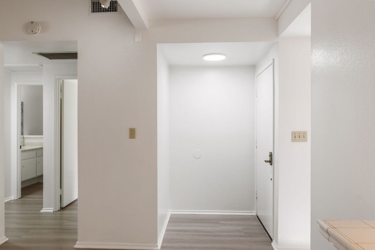 3565 W Savanna St #05 - Photo 4 of 25