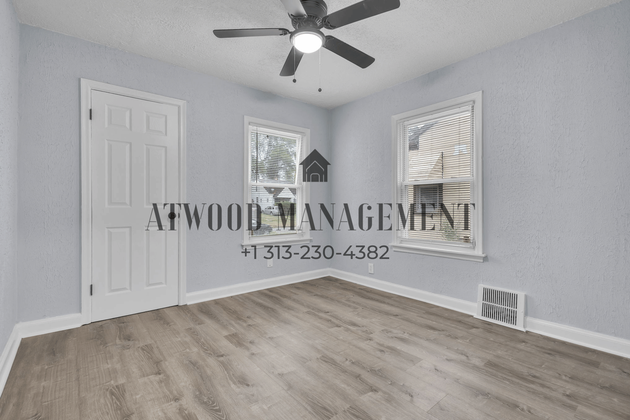 13500 Stahelin Ave - Photo 2 of 20
