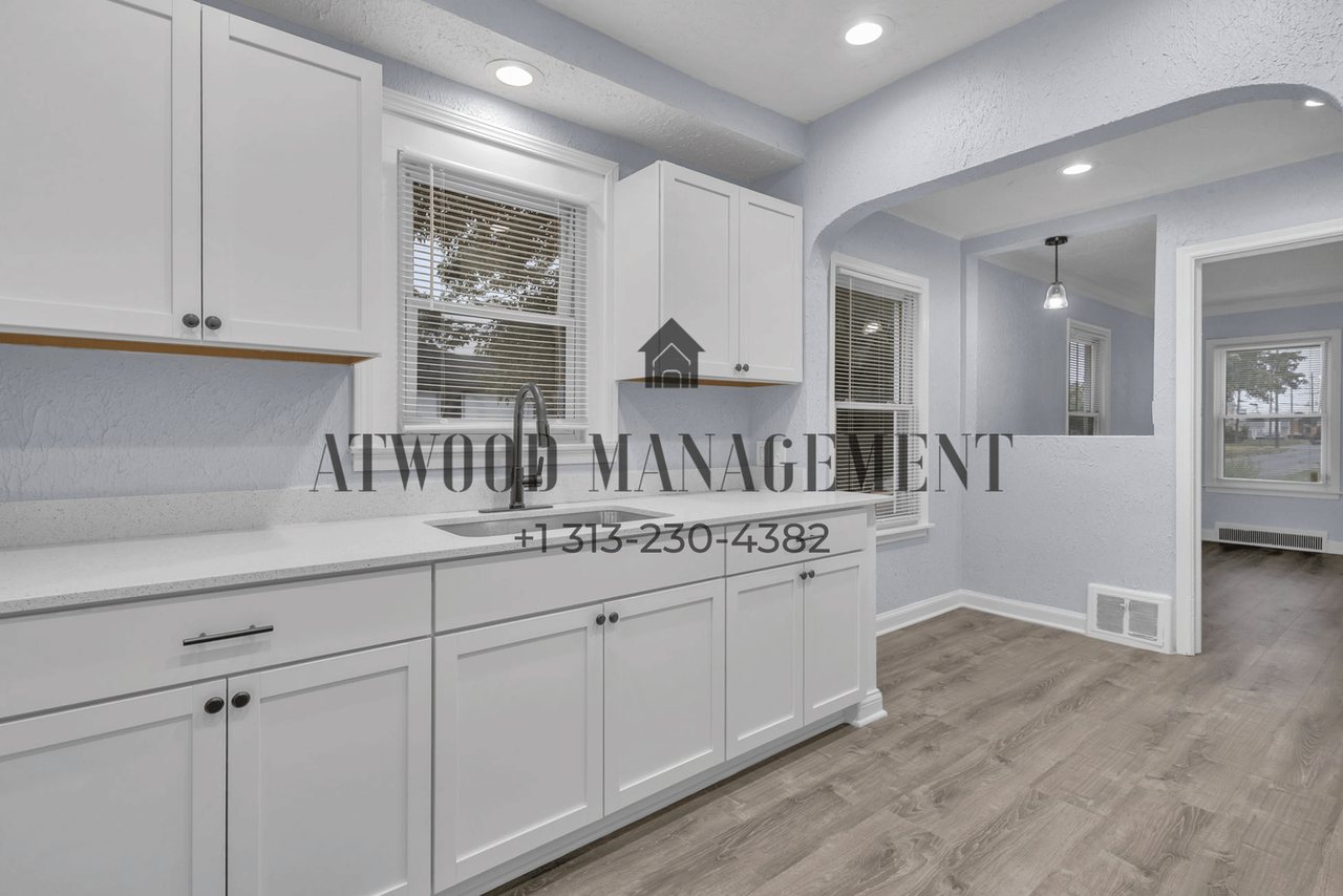 13500 Stahelin Ave - Photo 5 of 20