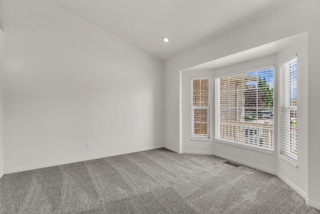 1468 Flint Meadow Dr - Photo 7 of 50
