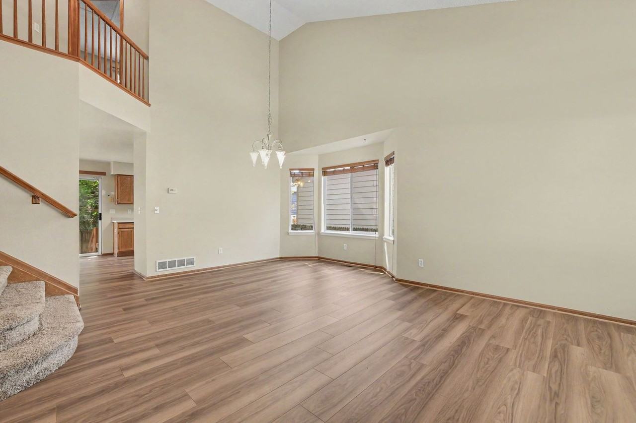 11742 Gray St - Photo 5 of 24