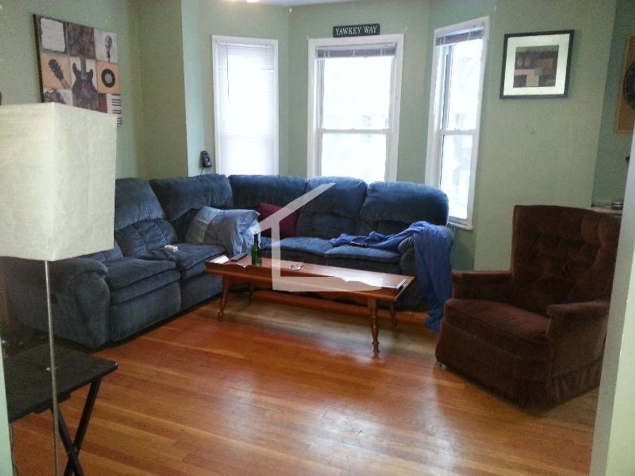 216 Freeman St - Photo 4 of 4