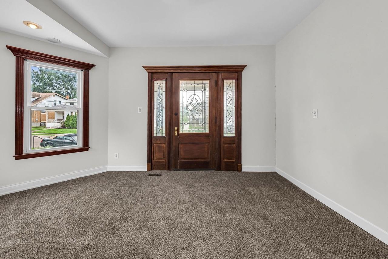 3940 Delmar Ave - Photo 4 of 16