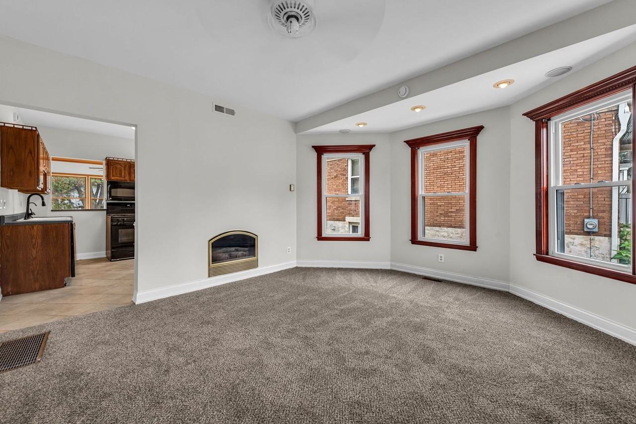 3940 Delmar Ave - Photo 5 of 16