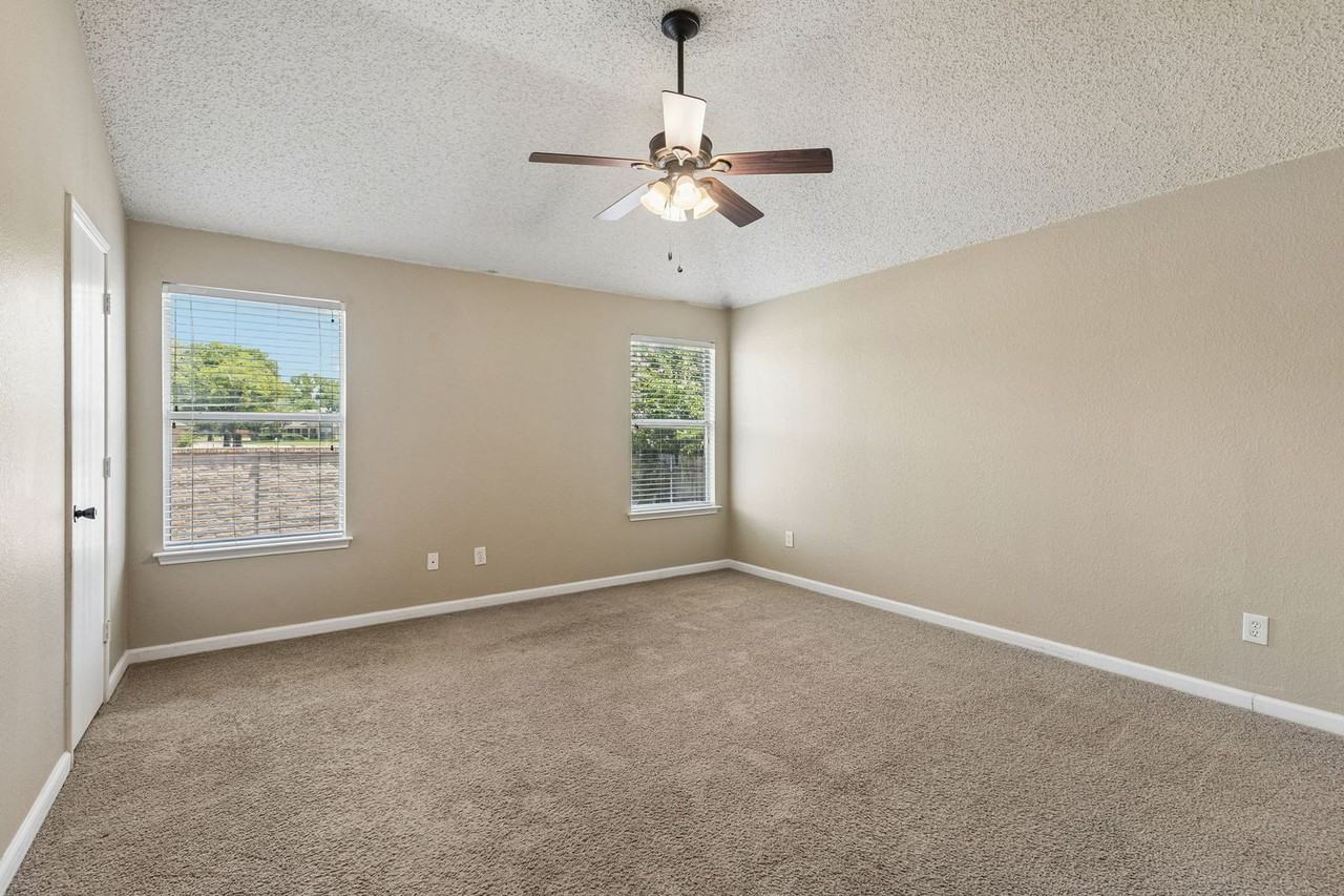 246 Pine Crest Dr - Photo 5 of 12