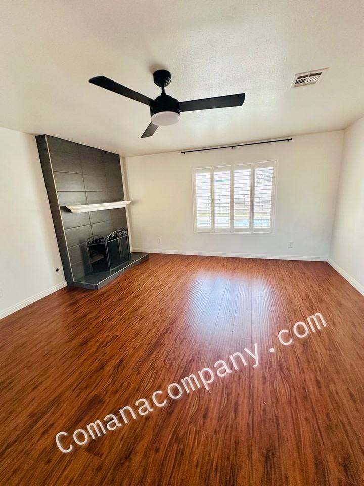 1564 Cavern Point Ct - Photo 4 of 50